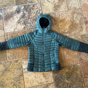 Women’s Mountain Hardwear Puffer Jacket